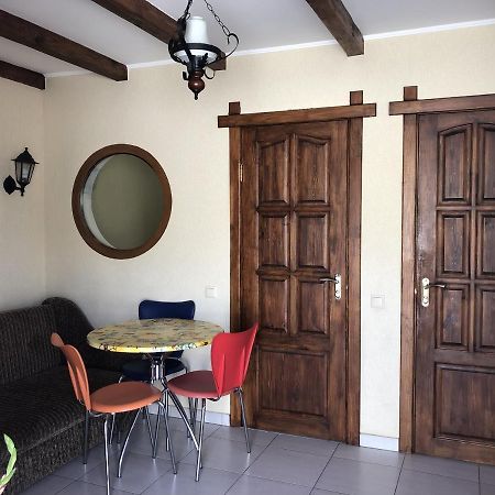 Apartments With Kitchen And Garden Kiev Eksteriør bilde